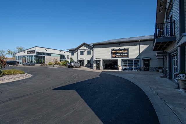 More Photos Of 2220 Ferry Rd, Naperville Showroom For Sale