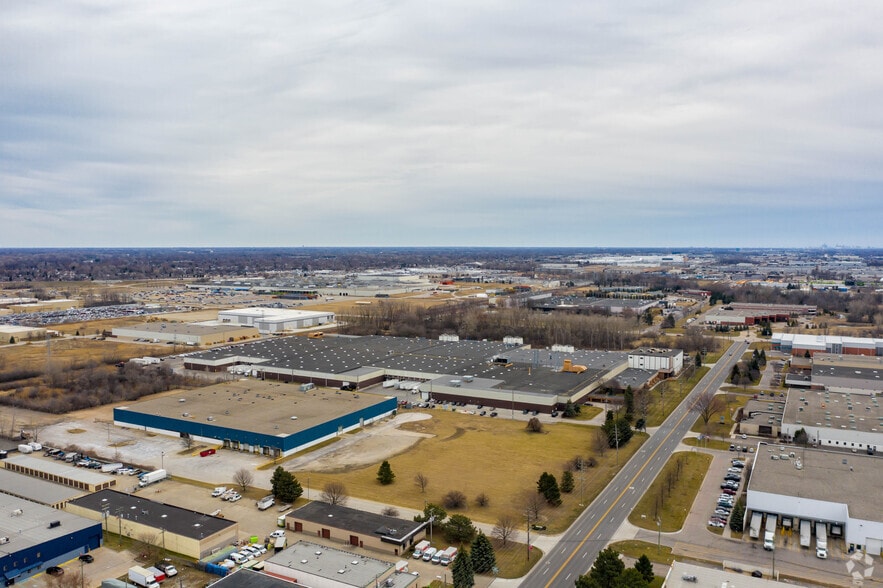 More Photos Of 42600 Merrill Rd, Sterling Heights Warehouse For Lease