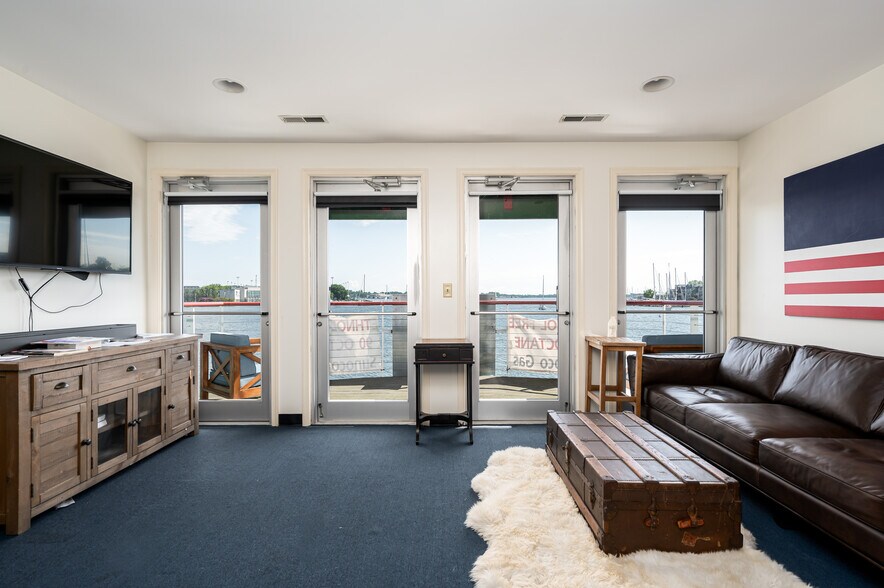 More Photos Of 2 Compromise St, Annapolis Marina For Lease