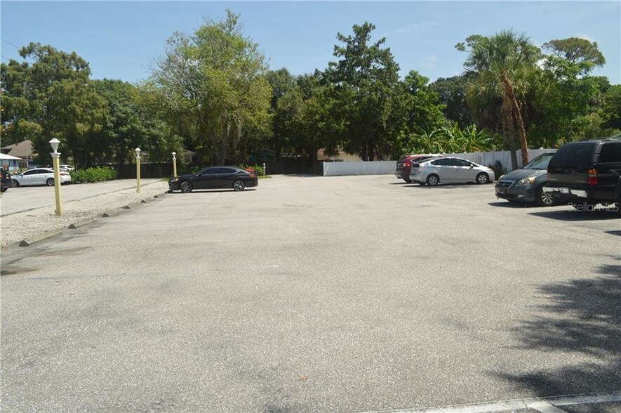 More Photos Of 1617 S Tuttle Ave, Sarasota Medical For Sale