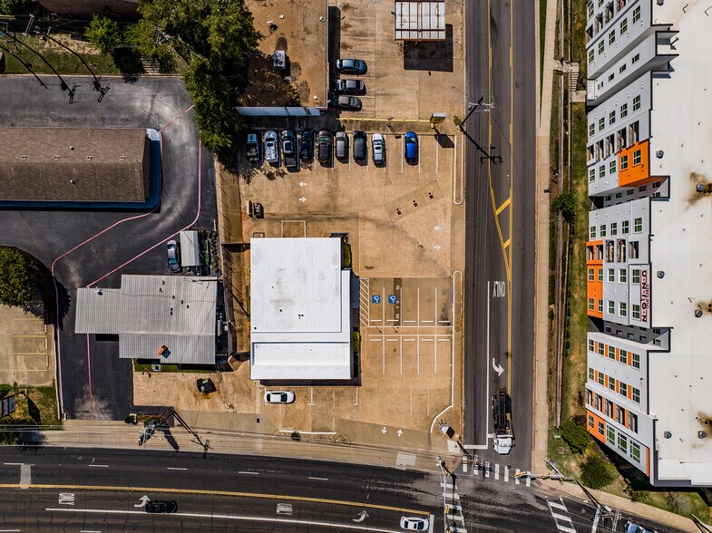 More Photos Of 2402 Sam Houston Ave, Huntsville Medical For Sale