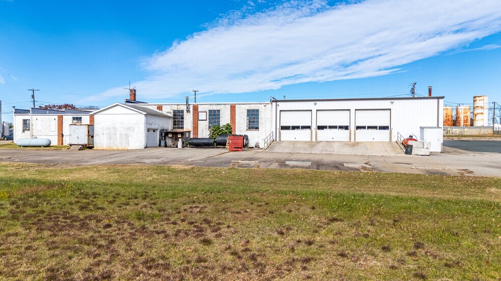 More Photos Of 1336 Main St, Dillwyn Auto Dealership For Sale