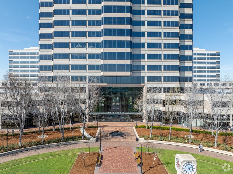 More Photos Of 950 Tower Ln, Foster City Office For Lease