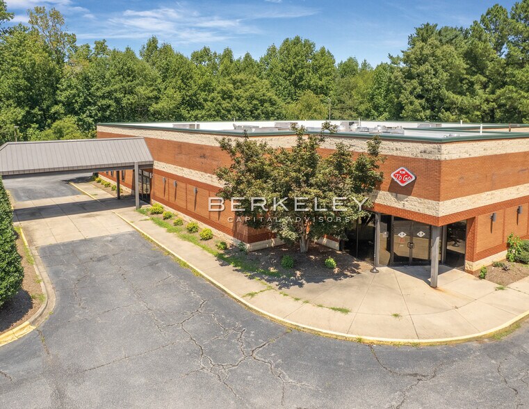 More Photos Of 800 E Hanes Mill Rd, Winston-Salem Restaurant For Sale