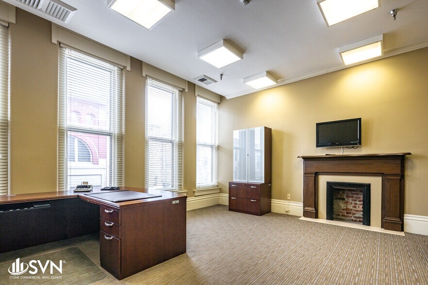 More Photos Of 201 W Main St, Frankfort Office For Lease