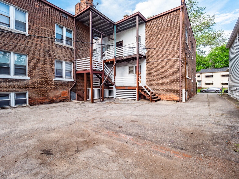 More Photos Of 1178 E 167th St, Cleveland Apartments For Sale