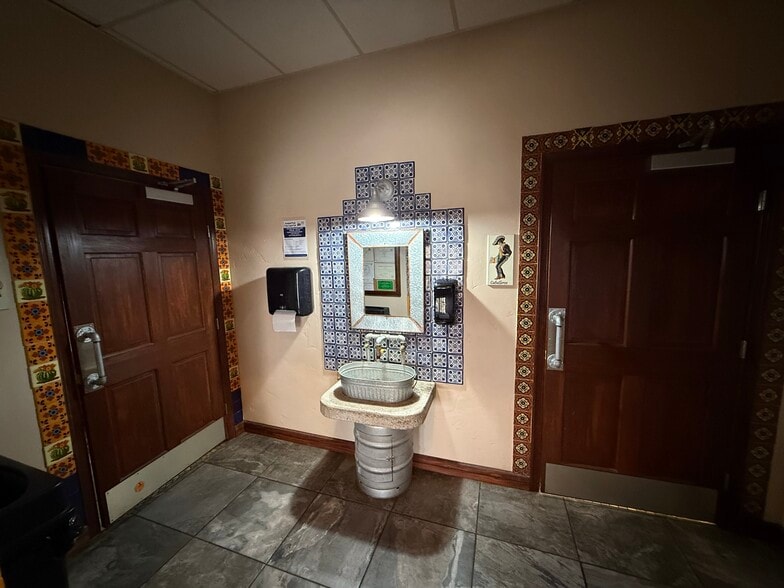 More Photos Of 109 E Corpening Ave, La Mesa Restaurant For Sale