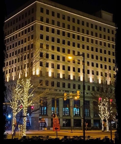 More Photos Of 6 W Federal St, Youngstown Office For Sale