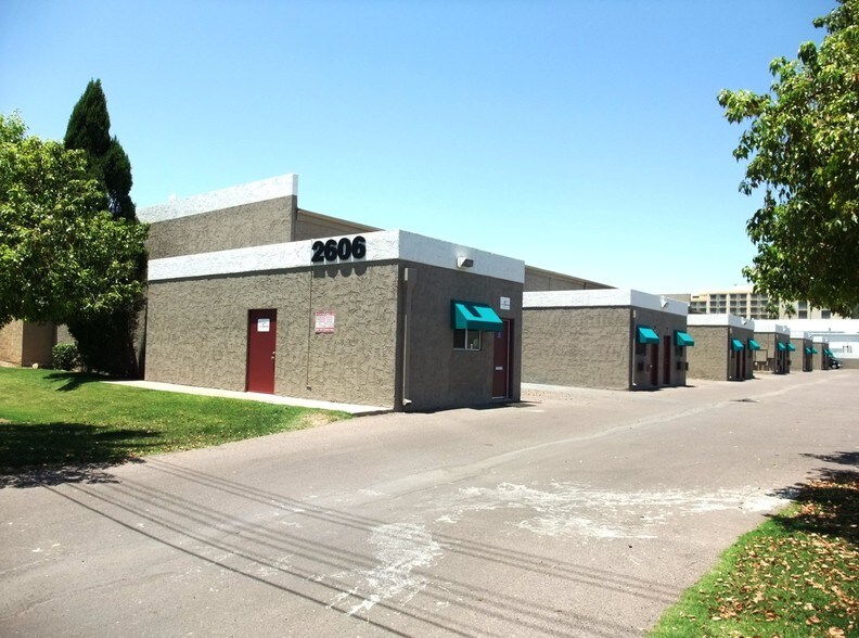 More Photos Of 2602-2606 W Townley Ave, Phoenix Warehouse For Lease