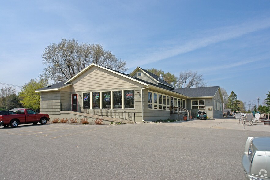 More Photos Of 800 S Main St, Lake Mills Golf Course Driving Range For Sale