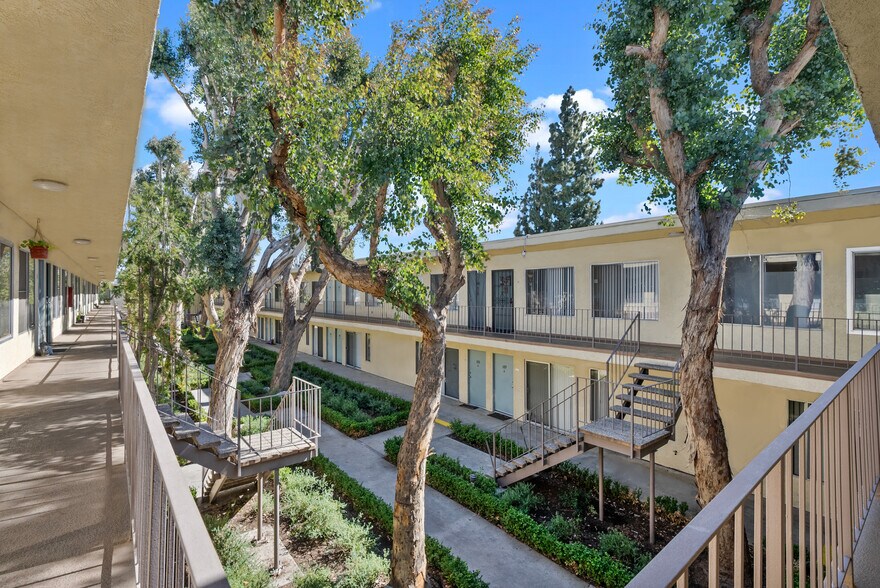More Photos Of 16867 Kingsbury St, Granada Hills Apartments For Sale
