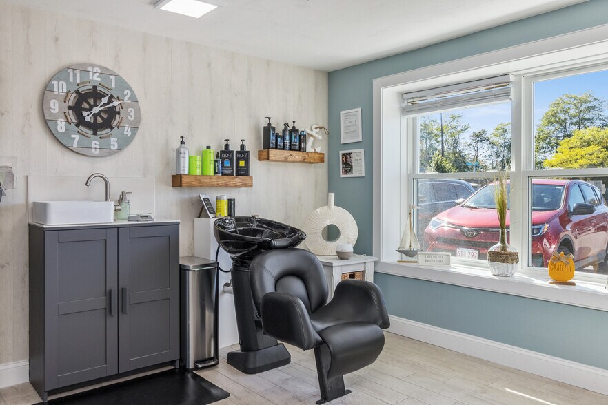 More Photos Of 712 Main St, Hyannis Storefront Retail Office For Sale