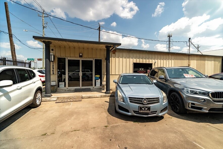 More Photos Of 12969 W Hardy Rd, Houston Warehouse For Sale