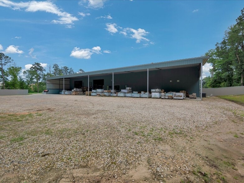 More Photos Of 9343 S US Highway 69, Huntington Showroom For Sale