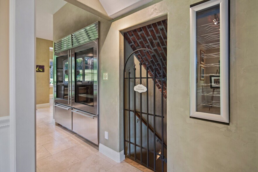 More Photos Of 1500 SE Waverly Dr, Portland Office Residential For Sale