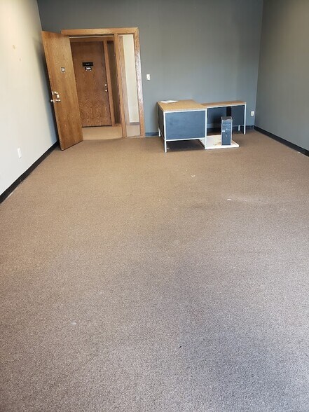 More Photos Of 2101 S Hamilton Rd, Columbus Unknown For Lease