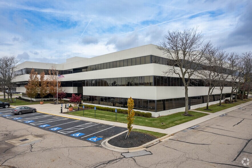 More Photos Of 200 E Campus View Blvd, Columbus Office For Lease