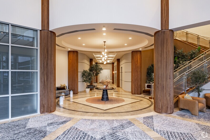 More Photos Of 21271 Burbank Blvd, Woodland Hills Unknown For Sale