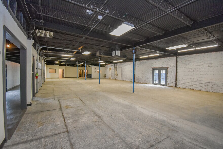 More Photos Of 19419 N Freeway, Spring Freestanding For Lease