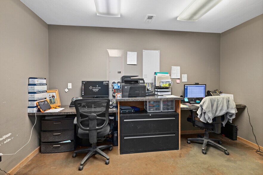 More Photos Of 303 N Wenas St, Ellensburg Service For Lease