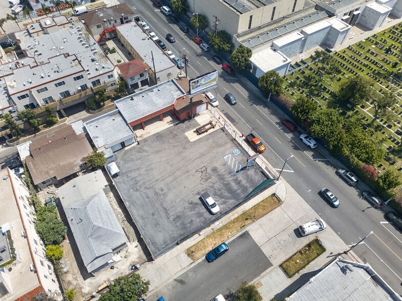 More Photos Of 959 Gower St, Los Angeles Auto Repair For Lease