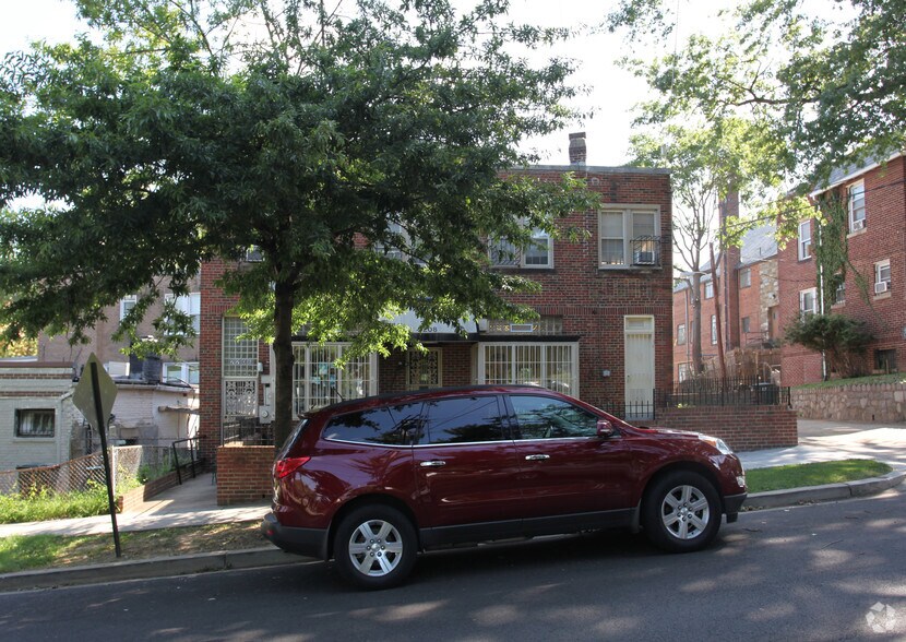 More Photos Of 2206-2208 Naylor Rd SE, Washington Storefront Retail Residential For Sale