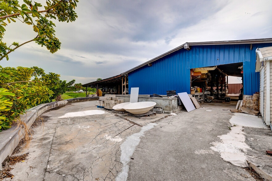 More Photos Of 17250 SW Railroad Ave, Indiantown Manufacturing For Sale