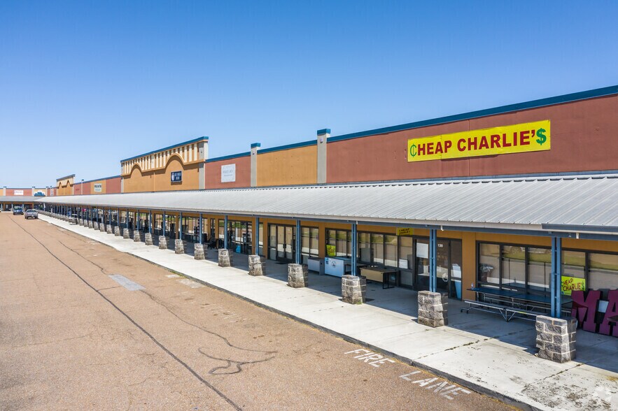 More Photos Of 13118 Highway 61 N, Robinsonville General Retail For Sale