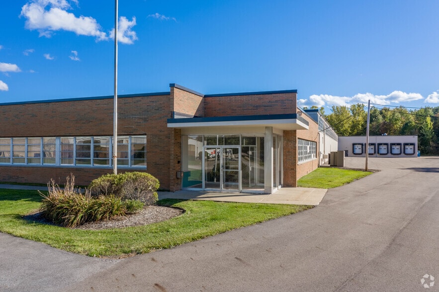 More Photos Of 1366 Commerce Dr, Stow Manufacturing For Lease