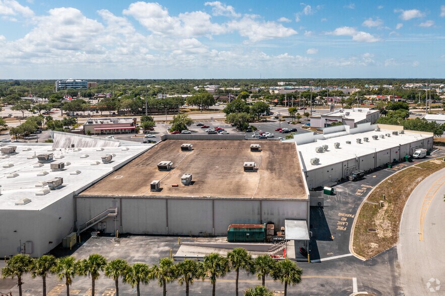 More Photos Of 18500-18700 Veterans Blvd, Port Charlotte Unknown For Lease