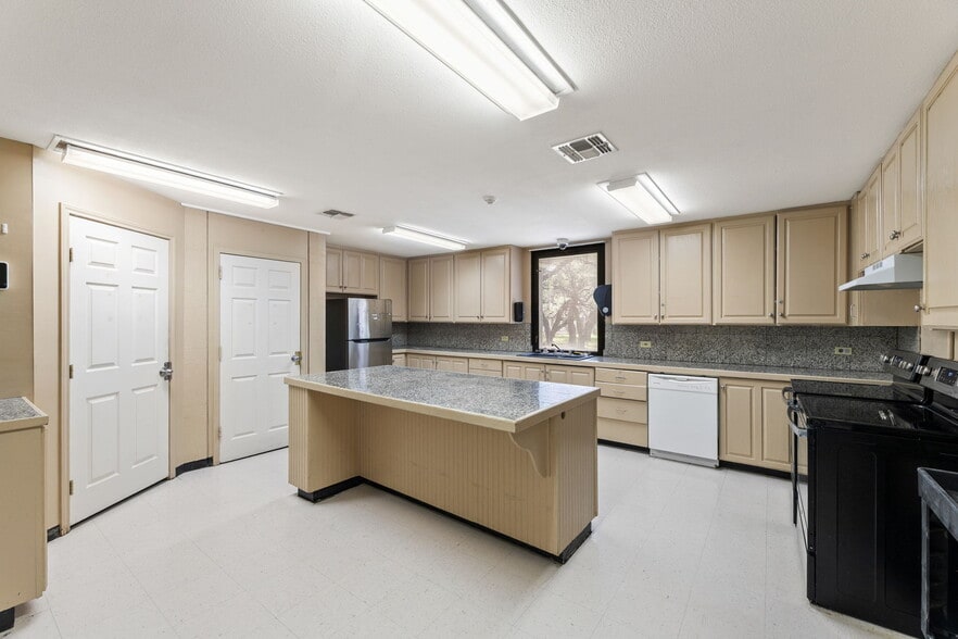 More Photos Of 120 David Wade Dr, Victoria Rehabilitation Center For Sale