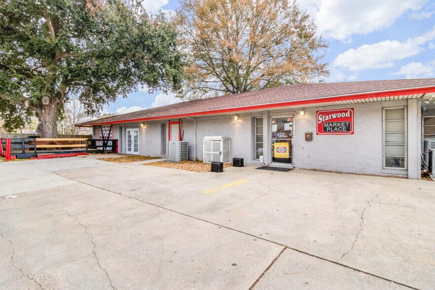 More Photos Of 417 NE Evangeline, Lafayette Medical For Sale
