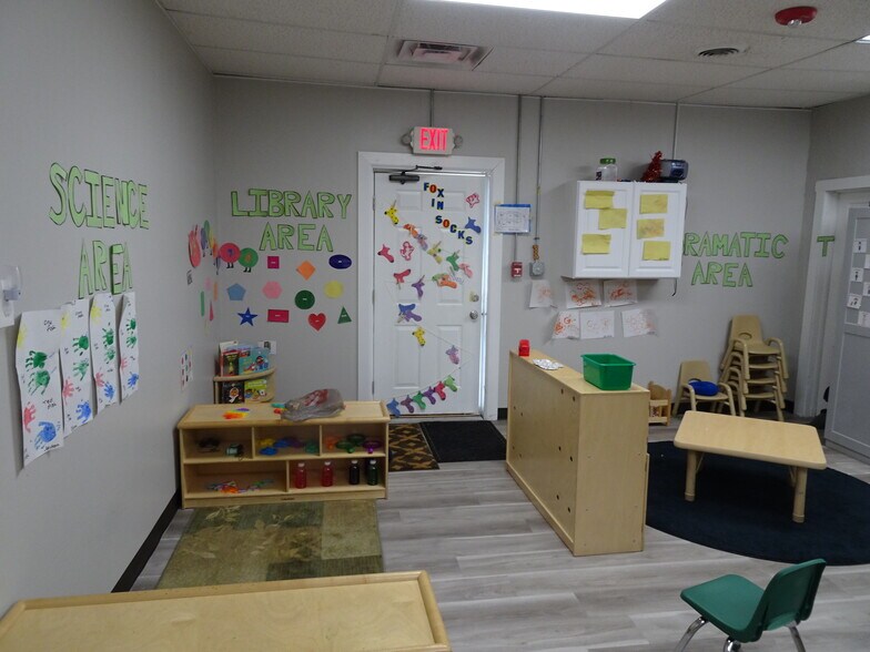 More Photos Of 4223 Cane Run Rd, Louisville Daycare Center For Sale