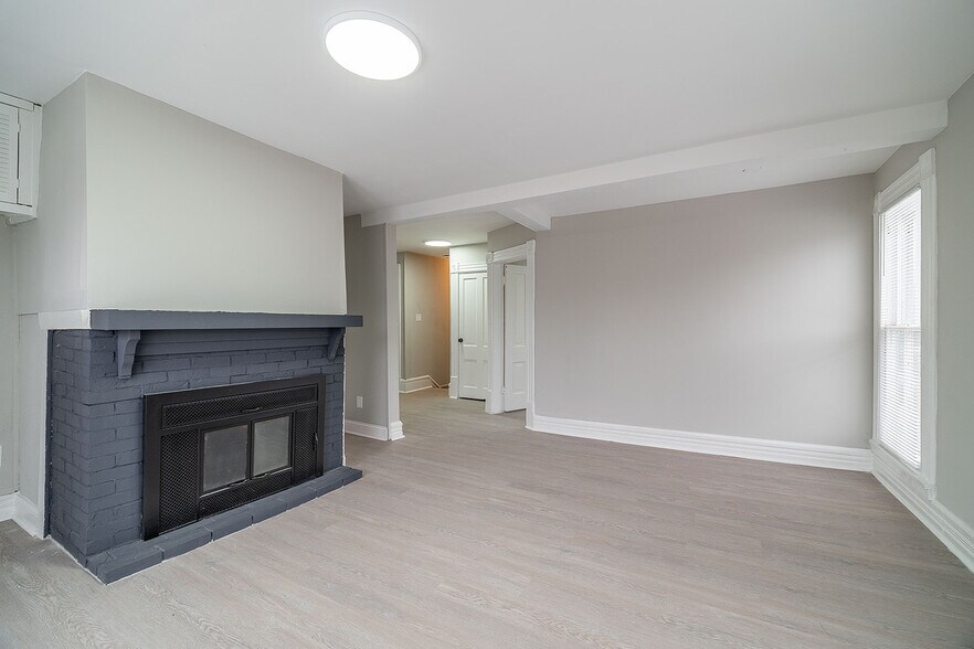 More Photos Of 16-20 W Park St, Westerville Apartments For Sale