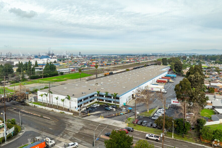 More Photos Of 2131 W Willow St, Long Beach Warehouse For Lease