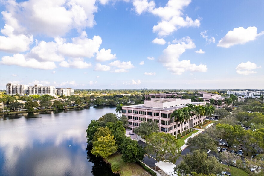 More Photos Of 8201 Peters Rd, Plantation Unknown For Lease