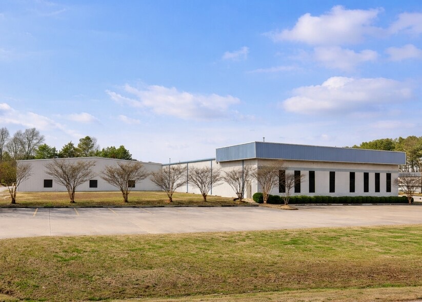 Primary Photo Of 6607 Mountain View Rd, Ooltewah Warehouse For Lease