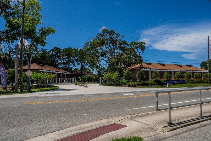 More Photos Of 1245 Canal St, New Smyrna Beach Self Storage For Lease