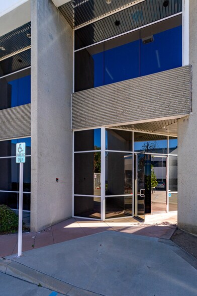 More Photos Of 10730 Bell Ct, Rancho Cucamonga Warehouse For Lease