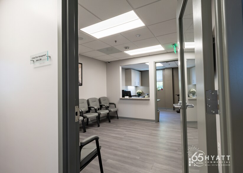 More Photos Of 8031 Ritchie Hwy, Pasadena Loft Creative Space For Lease