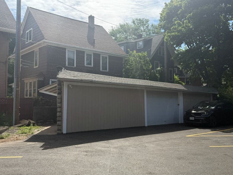 More Photos Of 773 E Main St, Rochester General Retail For Sale