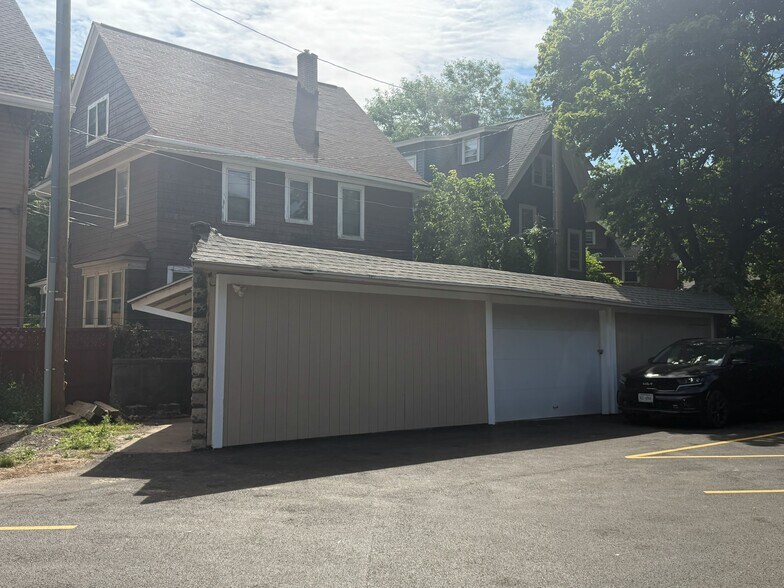 More Photos Of 773 E Main St, Rochester General Retail For Sale