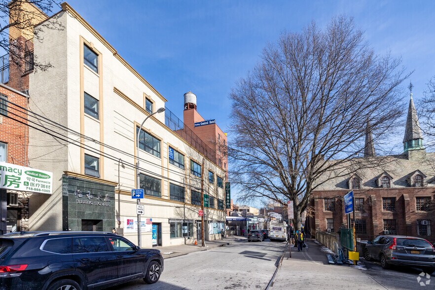 More Photos Of 135-21-135-27 38th Ave, Flushing Office For Sale