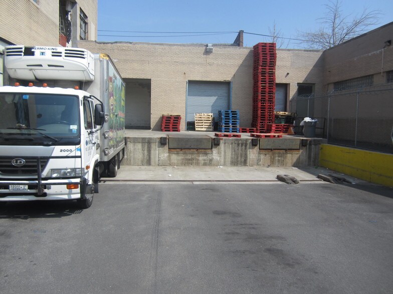 More Photos Of 141 Lake Ave, Staten Island Refrigeration Cold Storage For Lease