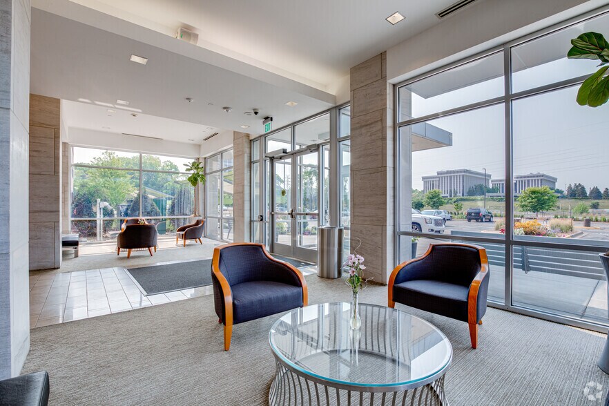 More Photos Of 3601 Minnesota Dr, Bloomington Medical For Lease