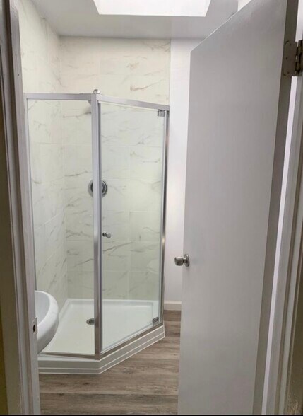 More Photos Of 932 Walnut Ave, Long Beach Specialty For Sale