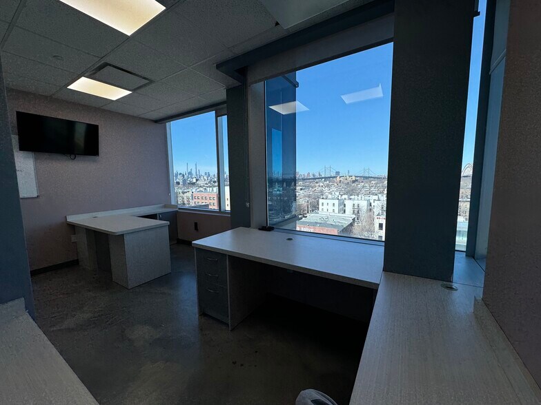 More Photos Of 23-25 31st St, Astoria Medical For Lease