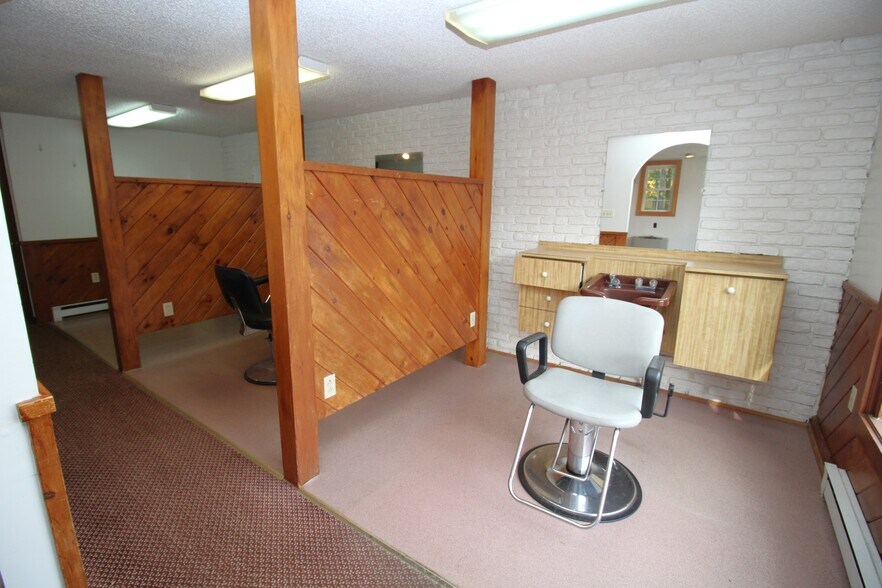 More Photos Of 107 Water Street, Farmington Office For Sale