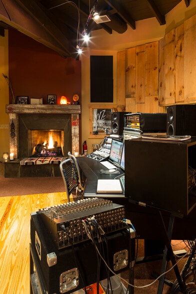 More Photos Of 347 National Ave NW, Grand Rapids Loft Creative Space For Sale