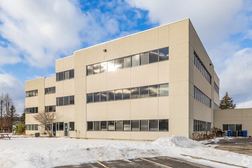 More Photos Of 7 Capella Ct, Ottawa Office For Lease